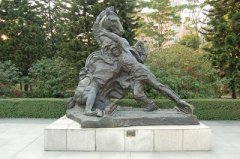 戰(zhàn)爭(zhēng)主題雕塑